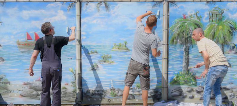 Abreiten an der Graffiti-Wand